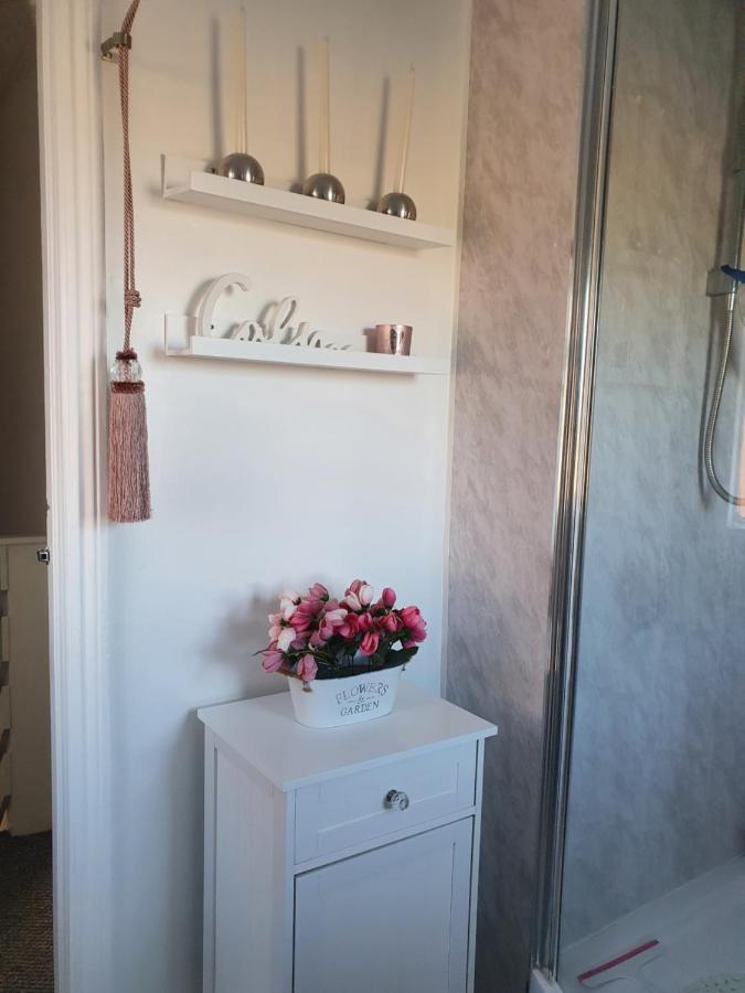 Home From Home Guest House Rochford Esterno foto