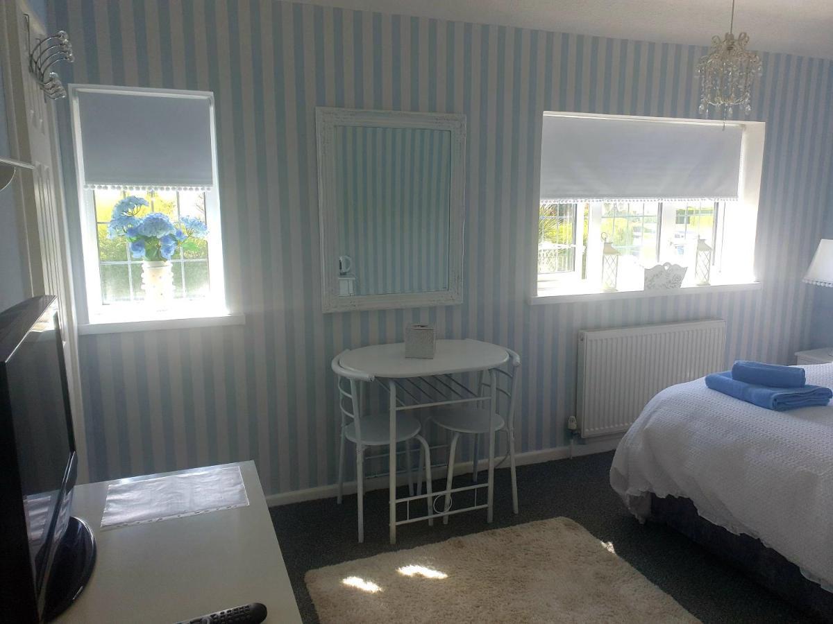 Home From Home Guest House Rochford Esterno foto
