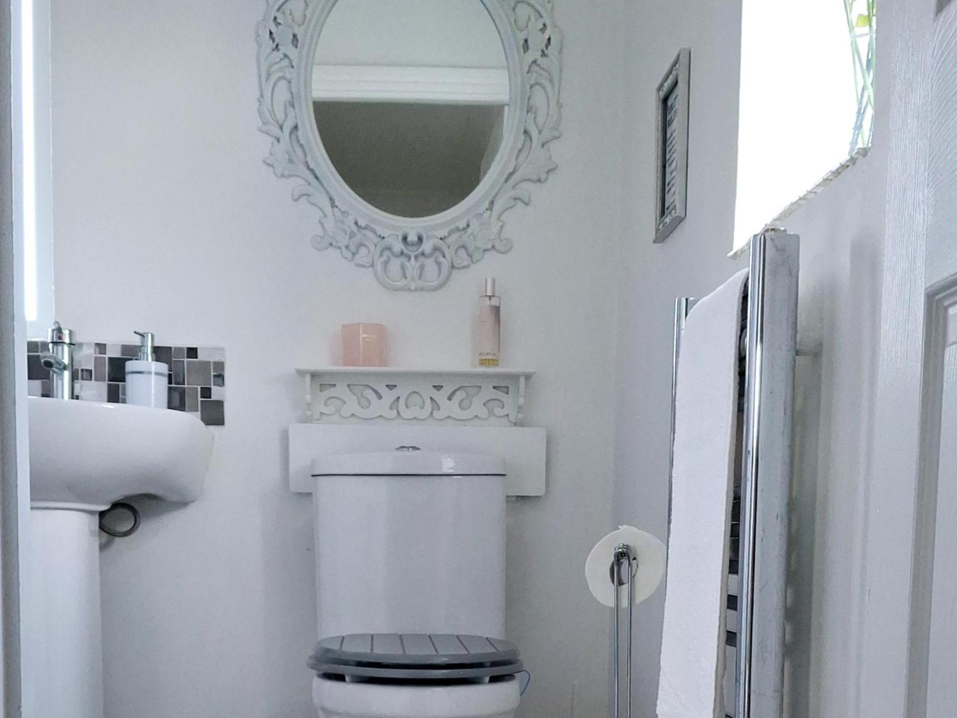Home From Home Guest House Rochford Esterno foto